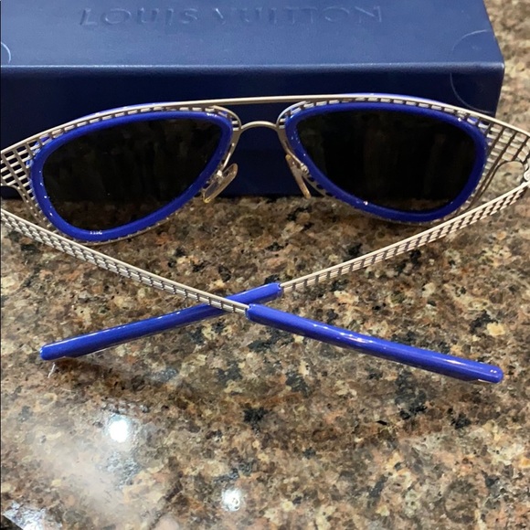 Louis Vuitton Blue Addiction sunglasses - Picture 2 of 7